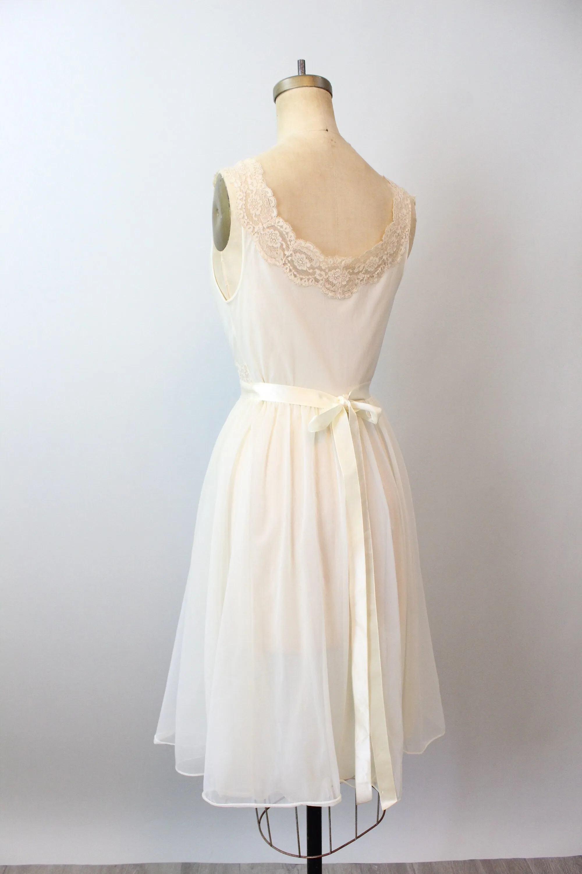 1950s VANITY FAIR lace lingerie nightgown xs | new spring