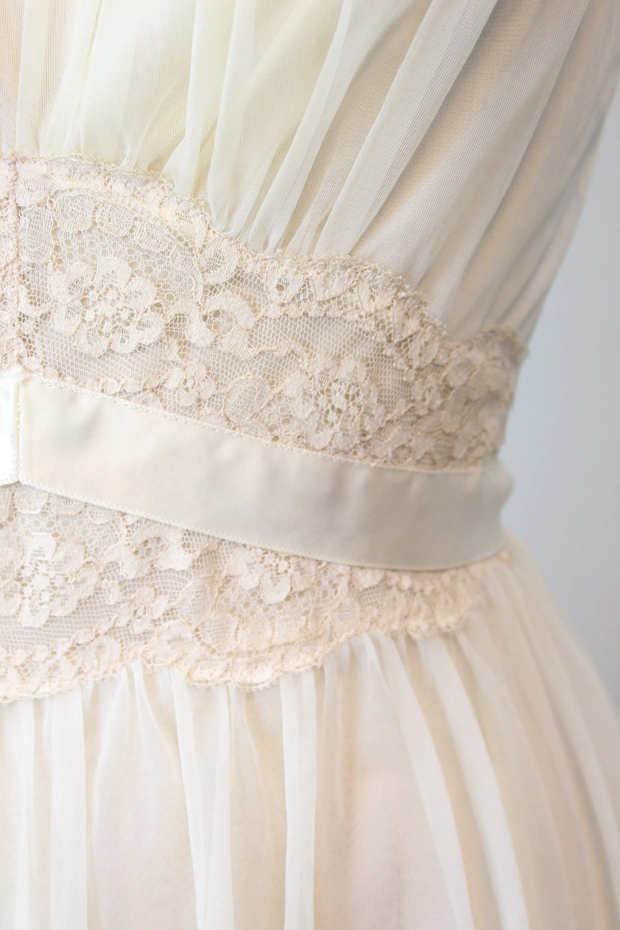 1950s VANITY FAIR lace lingerie nightgown xs | new spring