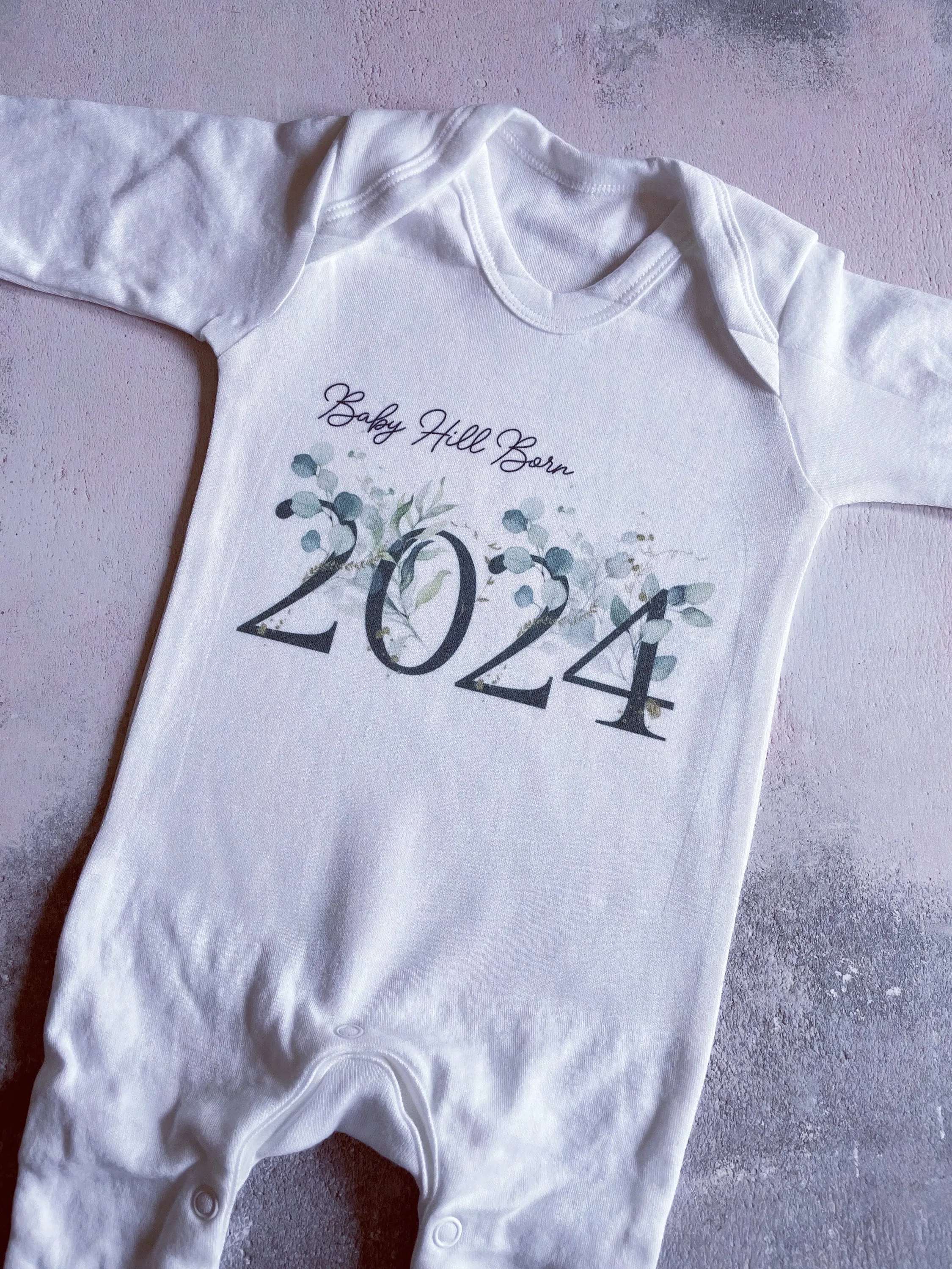 Baby Due 2024 Babygrow, Baby Coming 2023 Sleepsuit, baby girl hospital coming home outfit, Newborn Pregnancy Announcement Vest, New Mum Gift