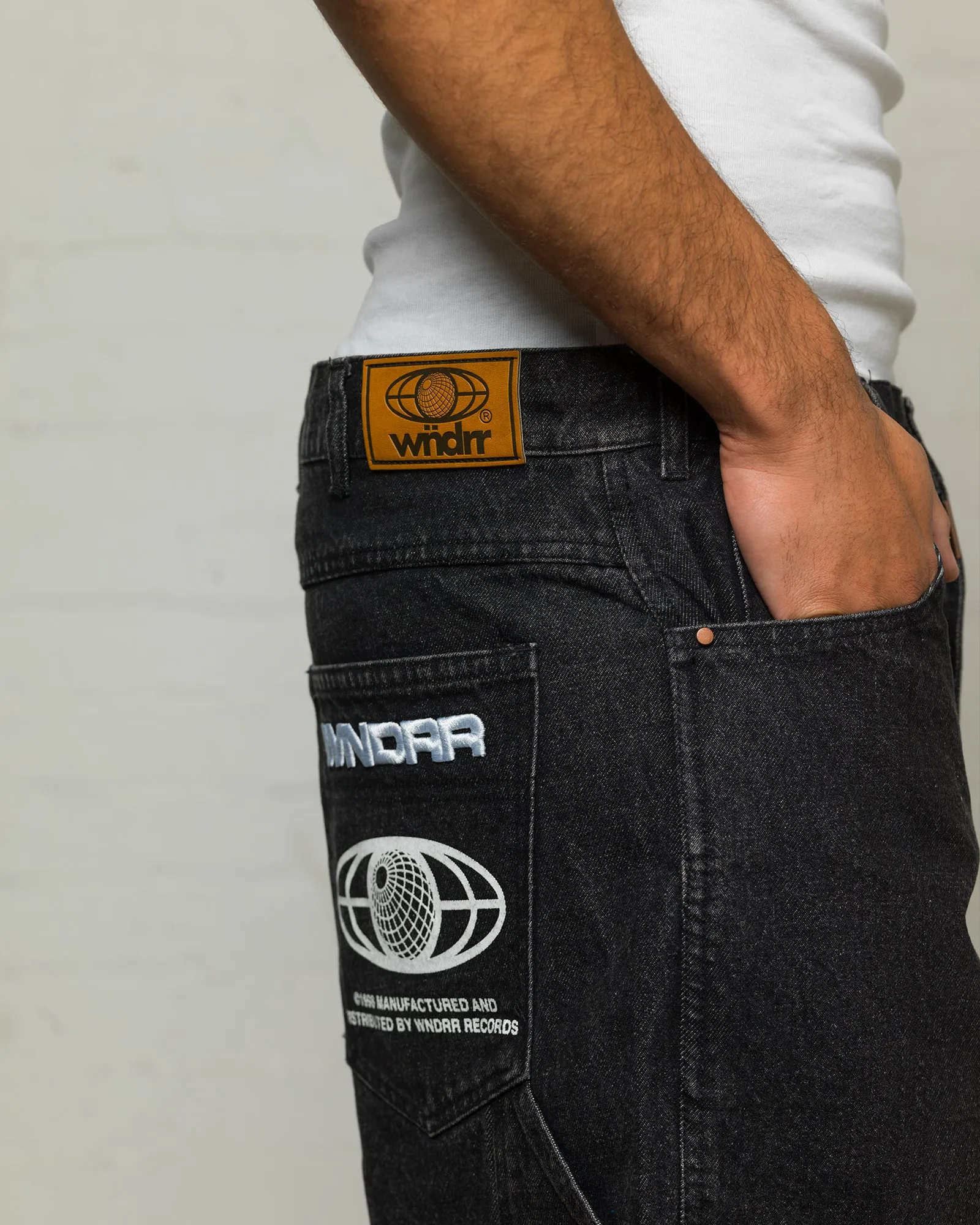 BOOSTER DENIM SHORT - WASHED BLACK