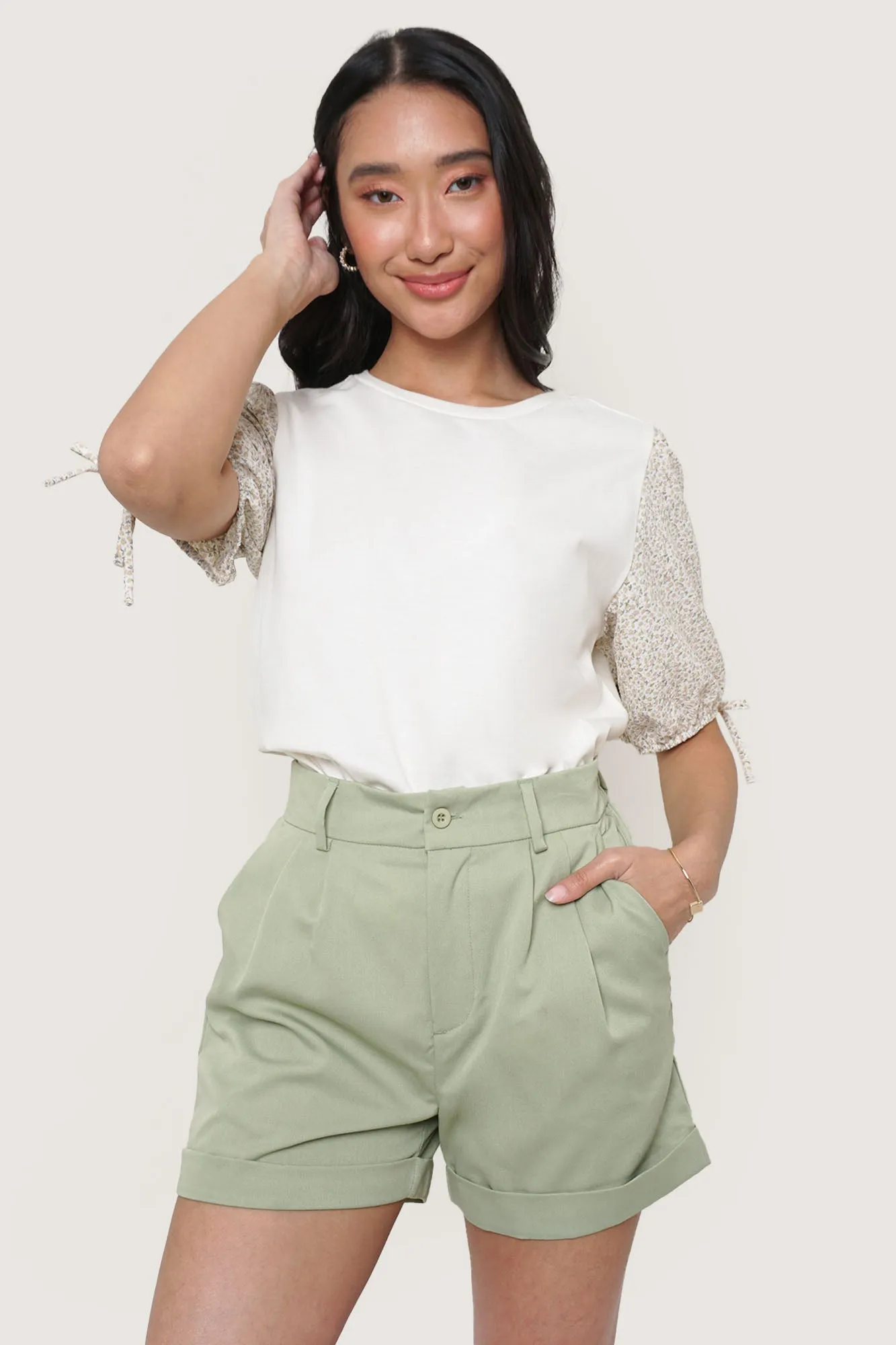 Contrast Floral Puff Sleeve Tee