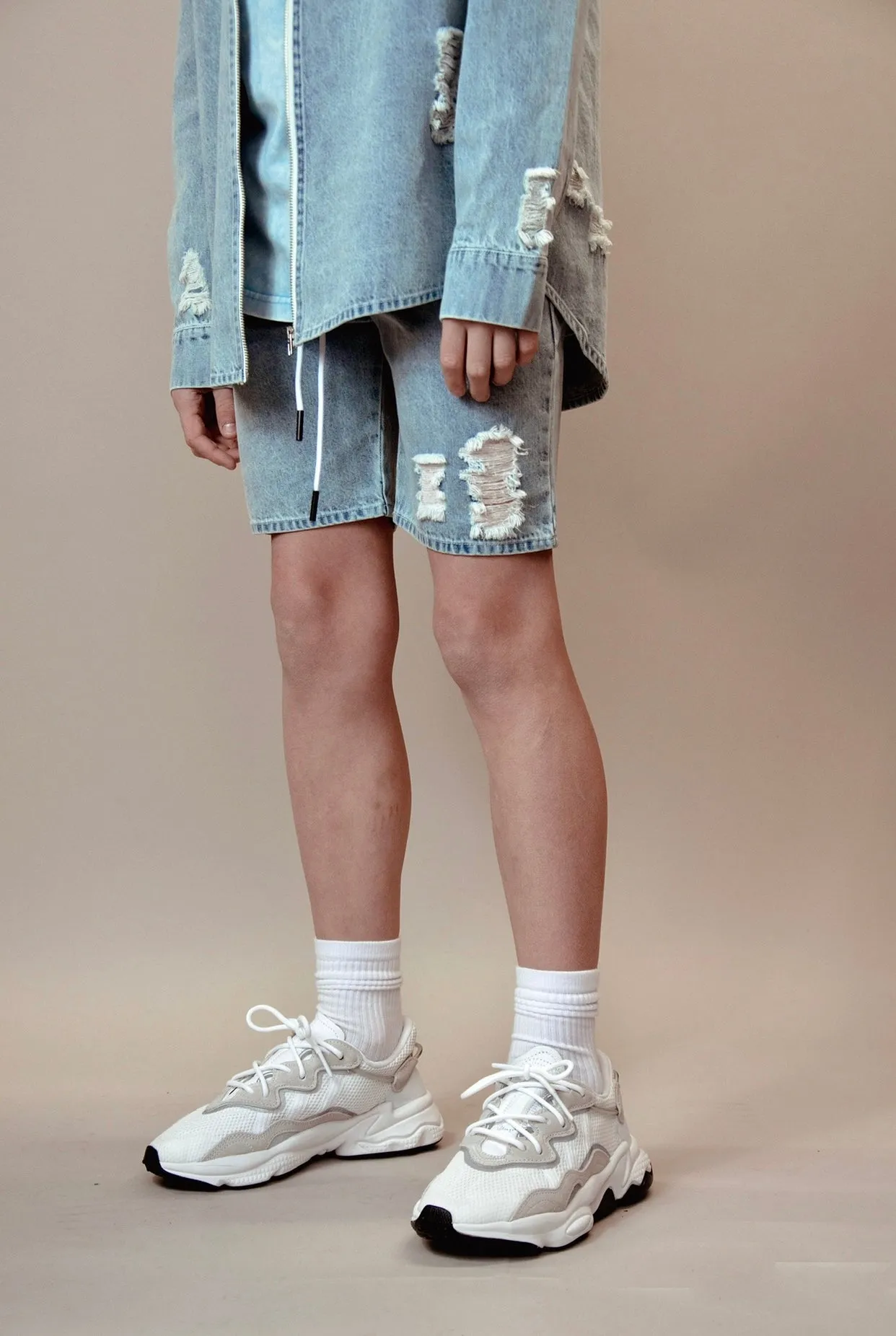 DENIM SHORTS