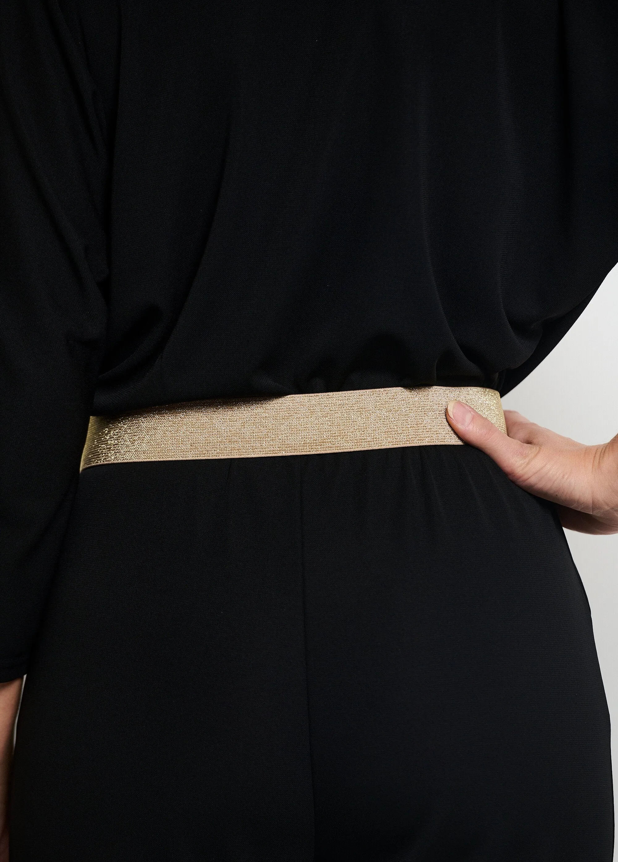 Elastic belt with metal buckle