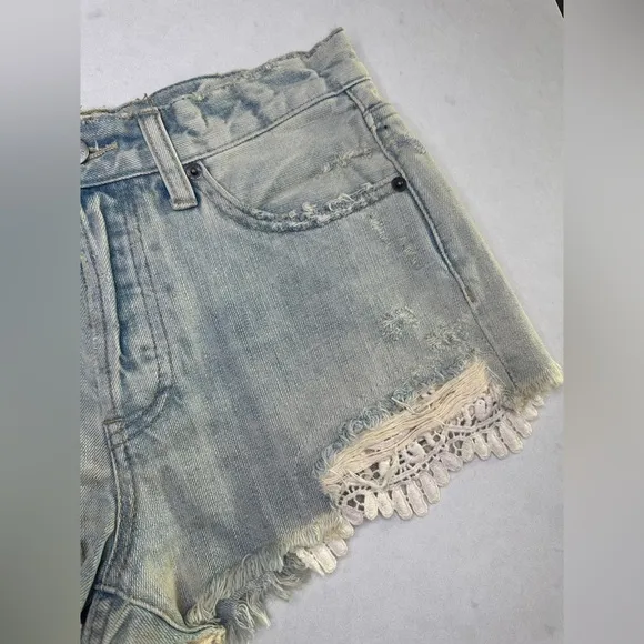 Free People blue Jean frayed Denim Shorts with lace detail summer beach pool 26