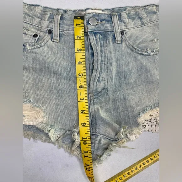 Free People blue Jean frayed Denim Shorts with lace detail summer beach pool 26