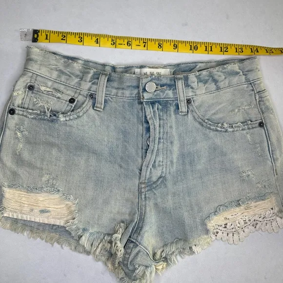 Free People blue Jean frayed Denim Shorts with lace detail summer beach pool 26