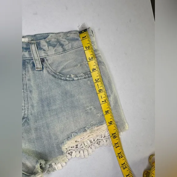 Free People blue Jean frayed Denim Shorts with lace detail summer beach pool 26