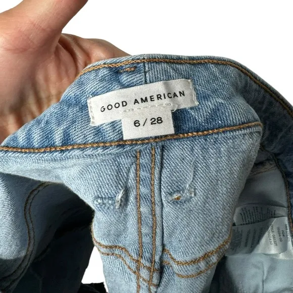 Good American | NWT The Bombshell Shorts in Indigo430 6/28