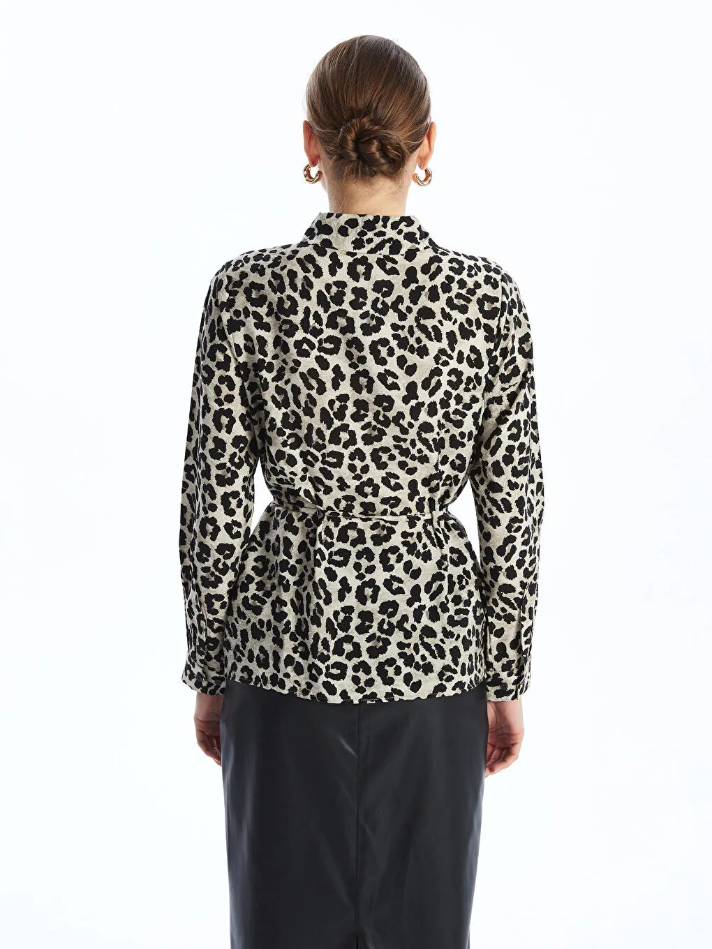LCWAIKIKI Classic Black Leopard Print Women Shirt