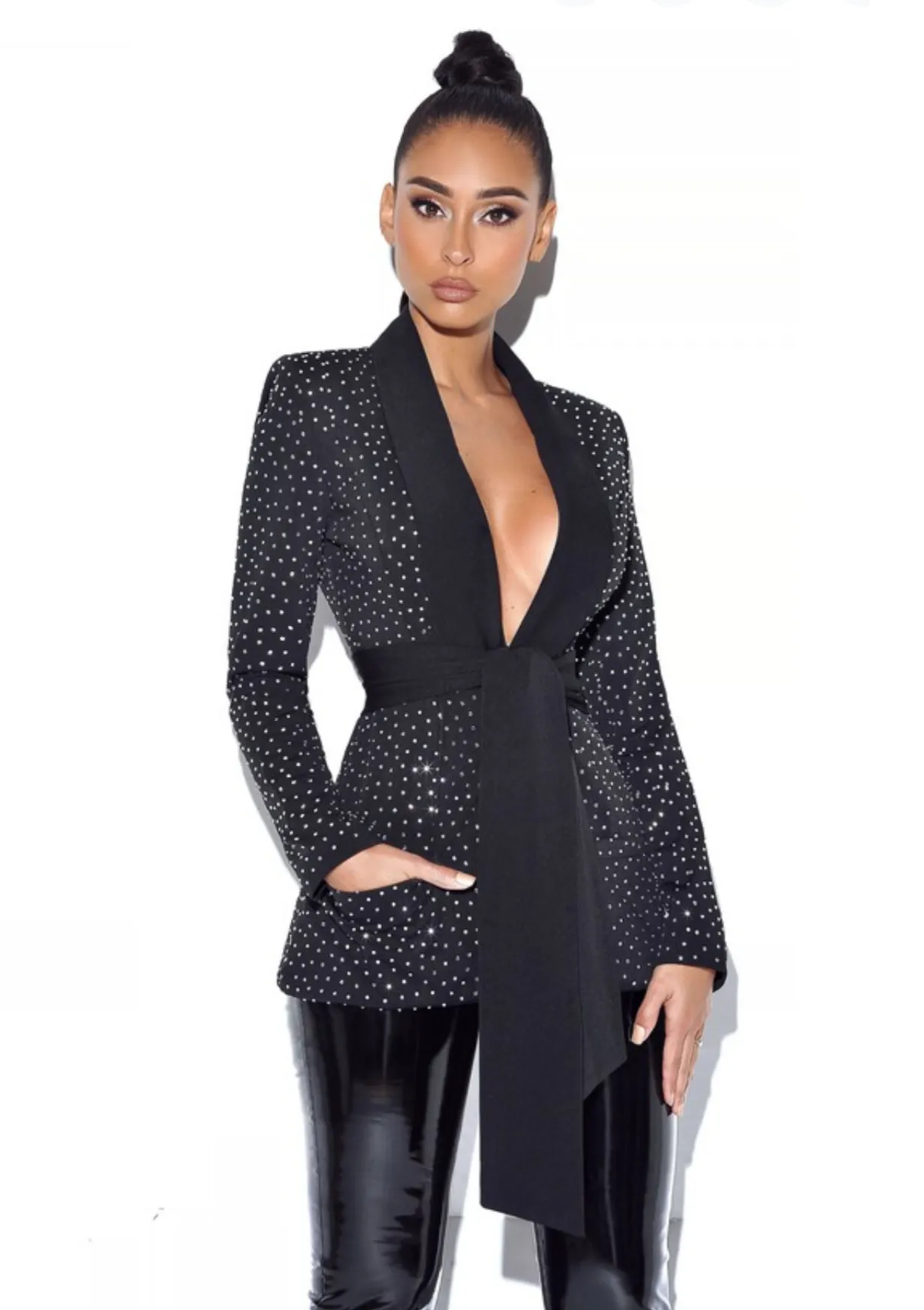 “LEDYS” CRYSTAL EMBELLISHED BLACK BLAZER JACKET.