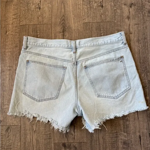 Madewell Relaxed Mid-Length Denim Shorts in Wengler Wash: Step-Hem Edition