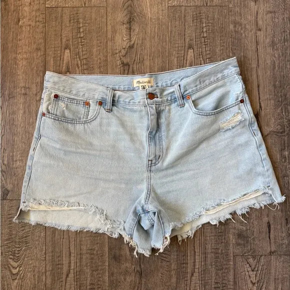 Madewell Relaxed Mid-Length Denim Shorts in Wengler Wash: Step-Hem Edition