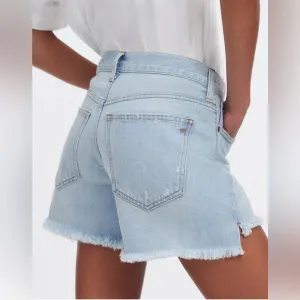 Madewell Relaxed Mid-Length Denim Shorts in Wengler Wash: Step-Hem Edition
