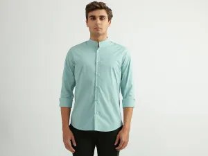Men Solid Mandarin Collar Shirt