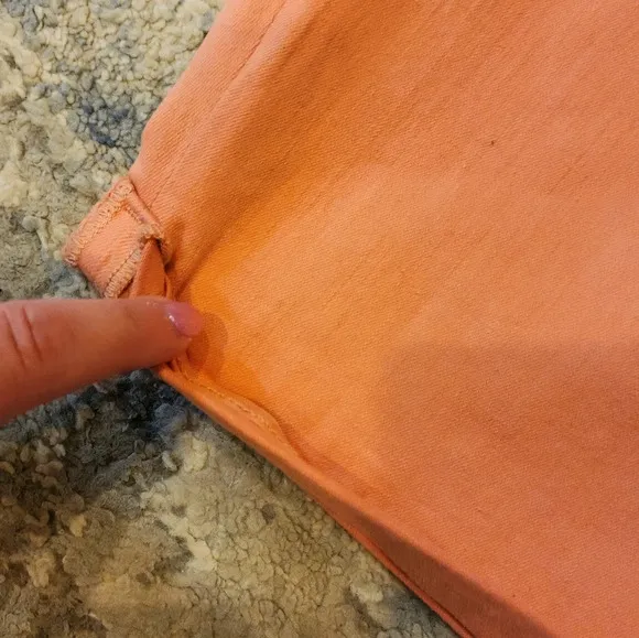 NWT NYDJ Ella Stretch Denim Peach Terracotta Cuffed Shorts. Size 18