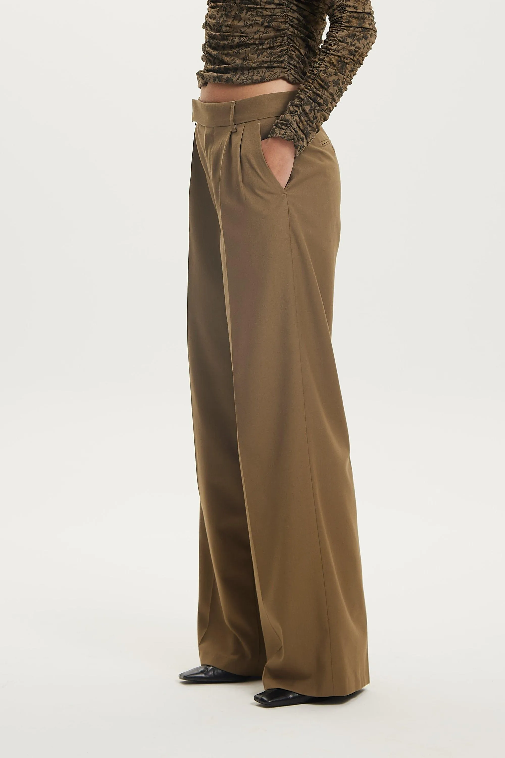 RESOLUTE TAILORED TROUSERS | OLIVE BRANCH