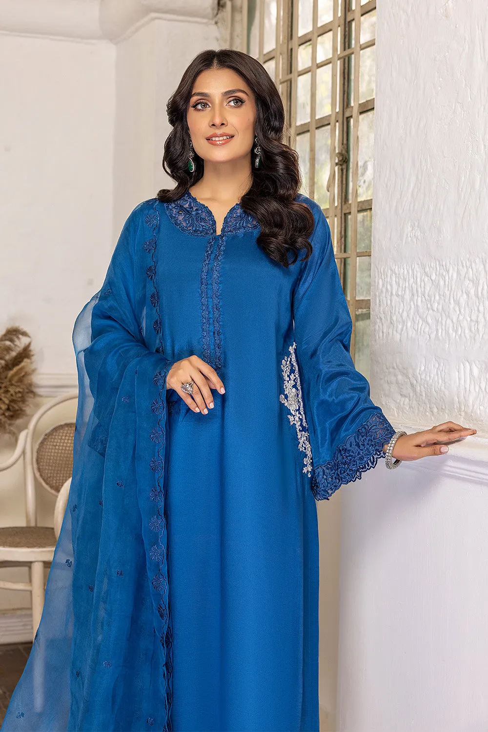 Royal Blue Traditional Pakistani Salwar Kameez with Dupatta Salwar Suit