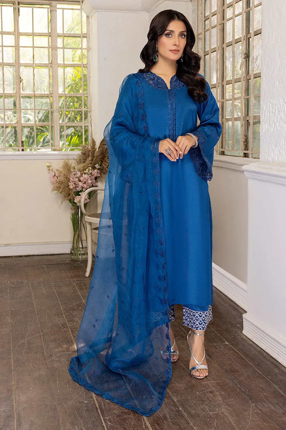 Royal Blue Traditional Pakistani Salwar Kameez with Dupatta Salwar Suit