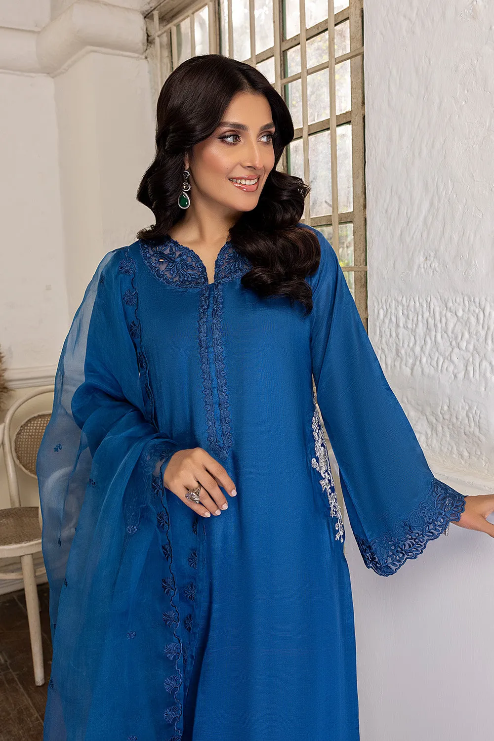 Royal Blue Traditional Pakistani Salwar Kameez with Dupatta Salwar Suit