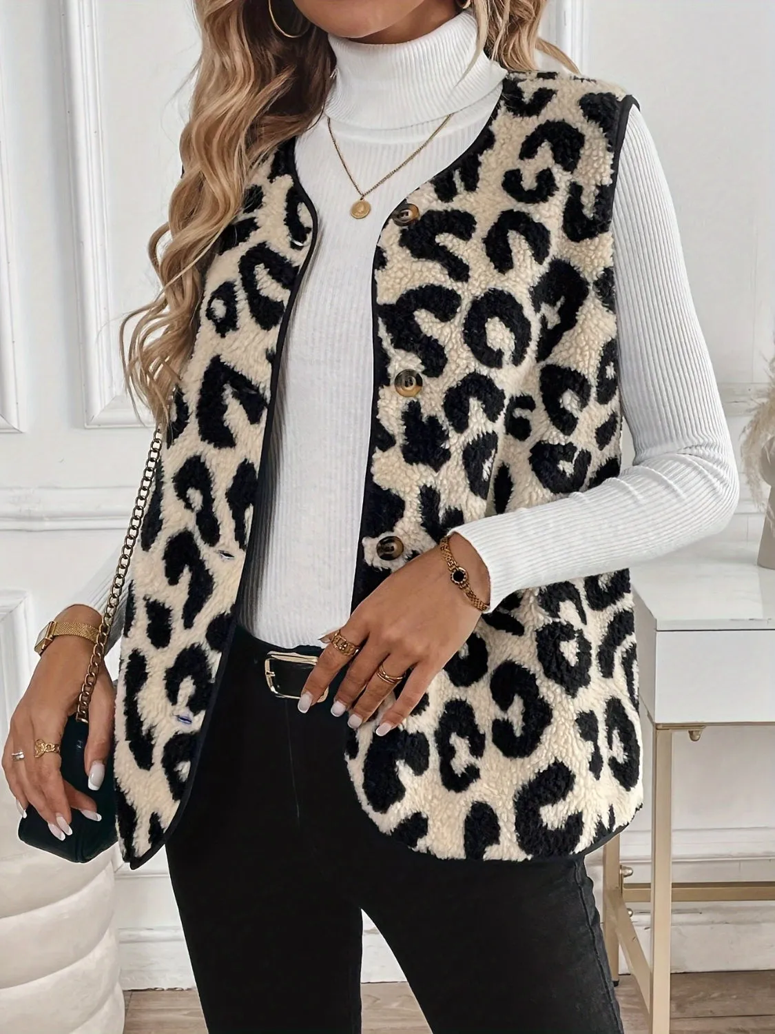 Sienna – Luxe Leopard Women’s Sherpa Vest