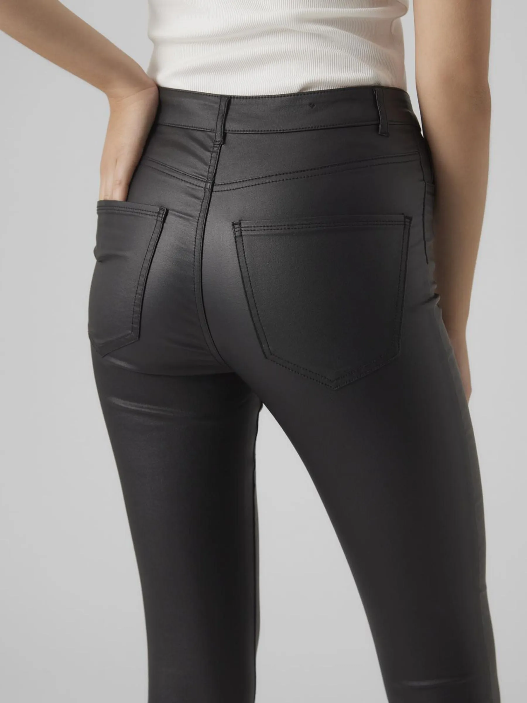 sophia High rise Skinny Coated Jean - Black