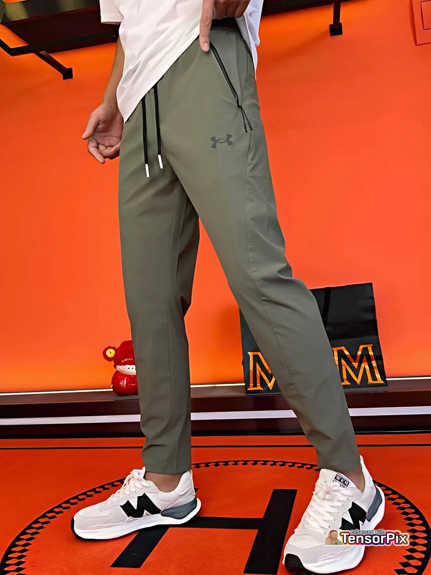 Under Armour - Ultra stretchy unisex performance pants