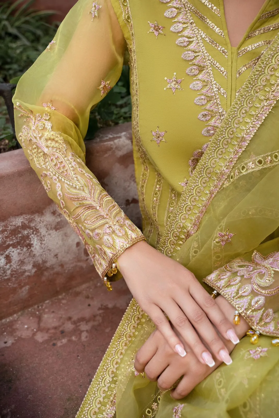 Yellow Embroidered luxury Pakistani Salwar Kmaeez Dupatta Suit