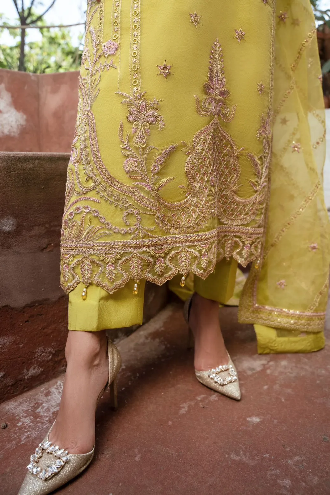 Yellow Embroidered luxury Pakistani Salwar Kmaeez Dupatta Suit
